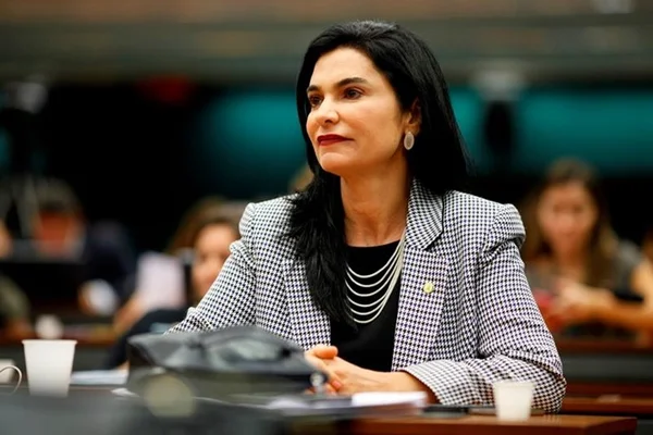 PF vasculha sala da deputada Simone Morgado, mulher de Jader Barbalho