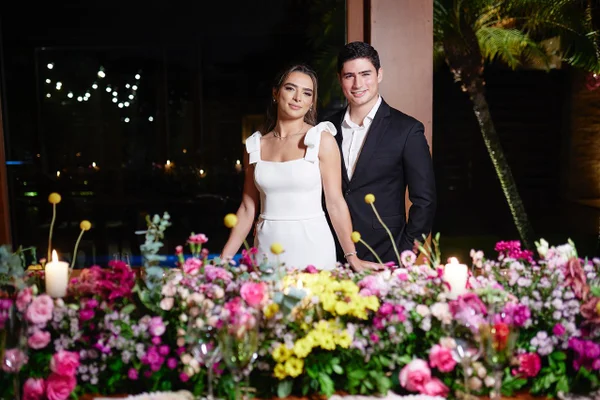 Carolina May Azambuja e Gabriel Bulhões