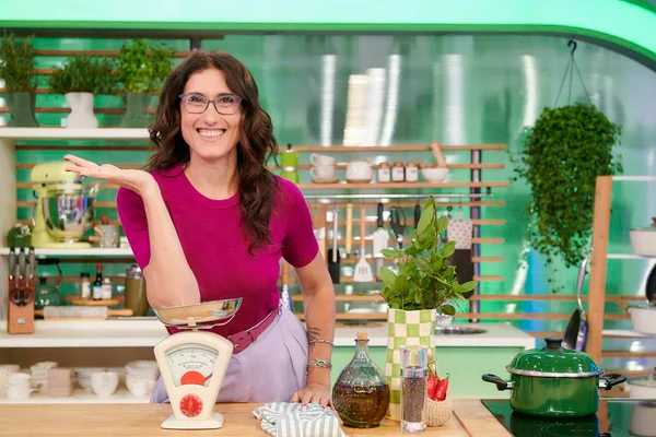 Imagem colorida de Paola Carosella - Metrópoles