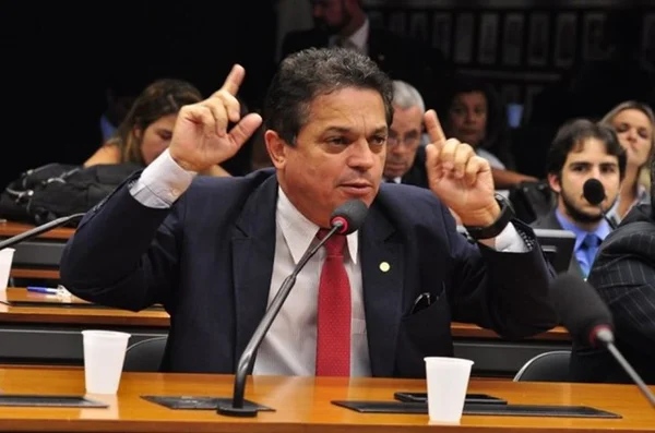 Supremo manda PF prender deputado condenado em segunda instância