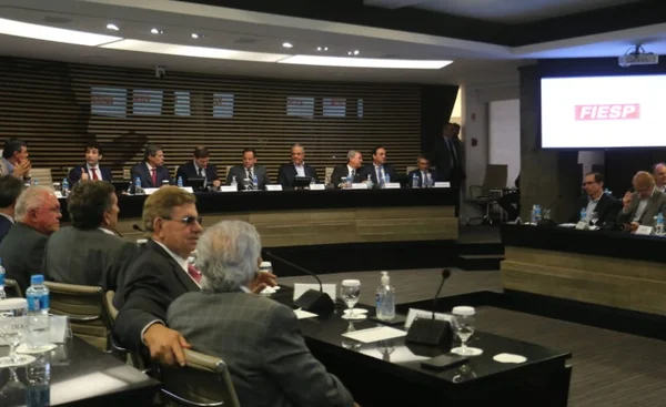 Presença de Paulo Skaf em reunião com Josué abafa crise na Fiesp