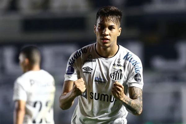 Cruzeiro anuncia a contratação do atacante Kaio Jorge