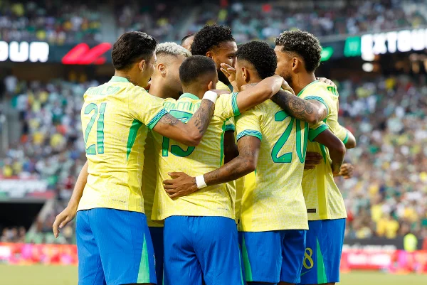 Seleção Brasileira faz último compromisso antes da Copa América