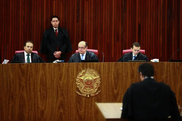 TSE pode retomar julgamento de chapa Dilma/Temer só no final de abril