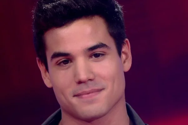 Candidato do The Voice Brasil Bruno Gadiol canta bem e arrasa corações