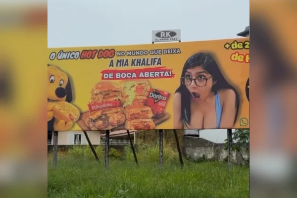 Lanchonete vira alvo do MP após usar foto de Mia Khalifa em outdoor