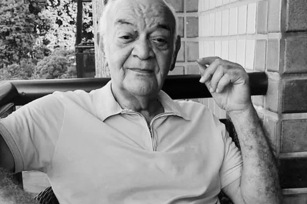 Dublador de Chuck Norris e Os Simpsons, José Santana morre aos 83 anos - Metrópoles