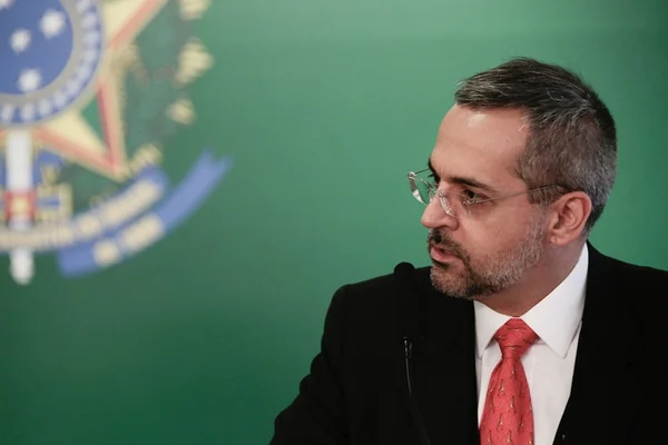 Weintraub reafirma que Enem está “garantido”