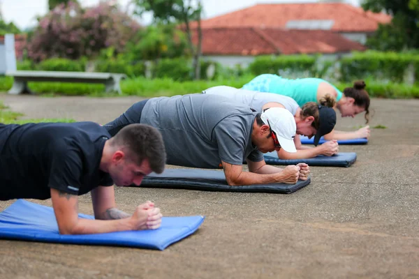 Treinamento funcional no Lago Sul faz sucesso com pessoas de todas as idades