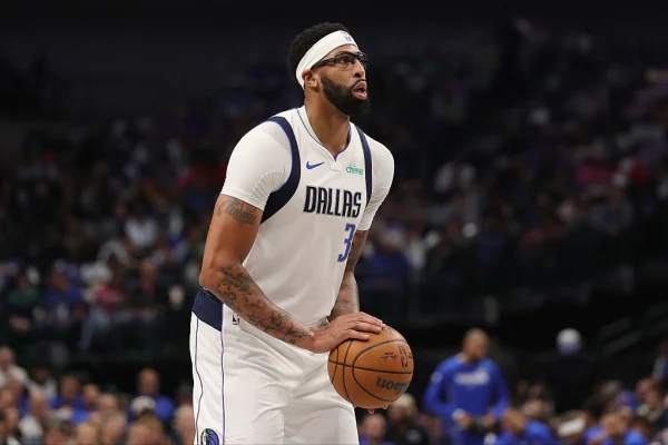 NBA: após um mês, Anthony Davis pode voltar de lesão contra Lakers
