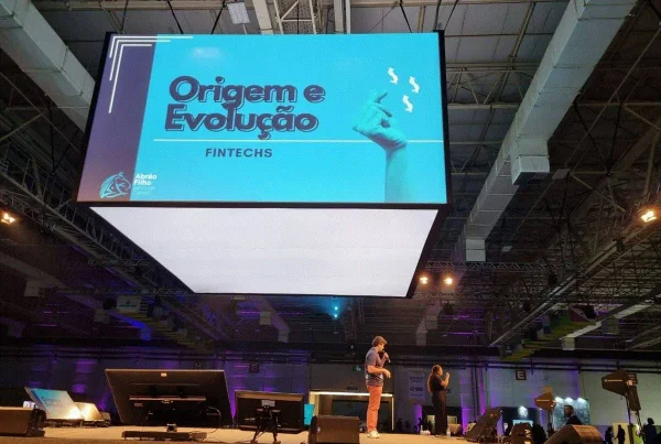 A remotização da pioneira em conta global e remessa on-line