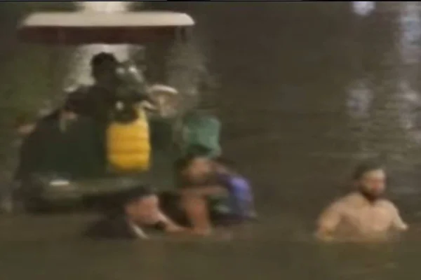 Pedalinho afunda Lago Veredinha
