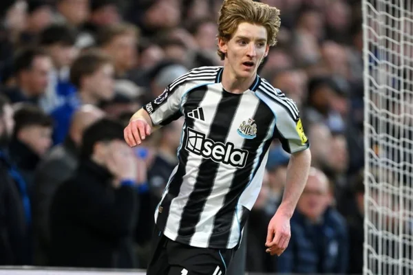 Premier League: Newcastle vence Chelsea e sobe na tabela