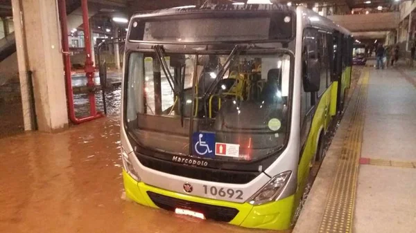 Chuvas causam duas mortes por afogamento em Belo Horizonte
