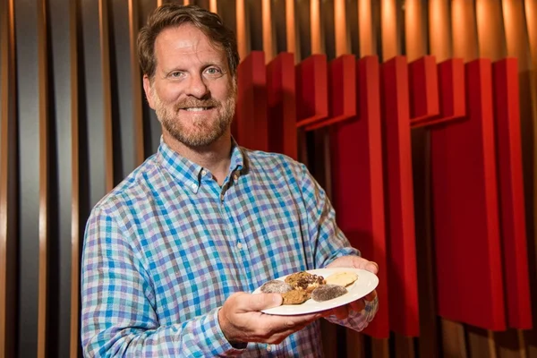 Tim Cookies: norte-americano passa a vender biscoitos em Brasília