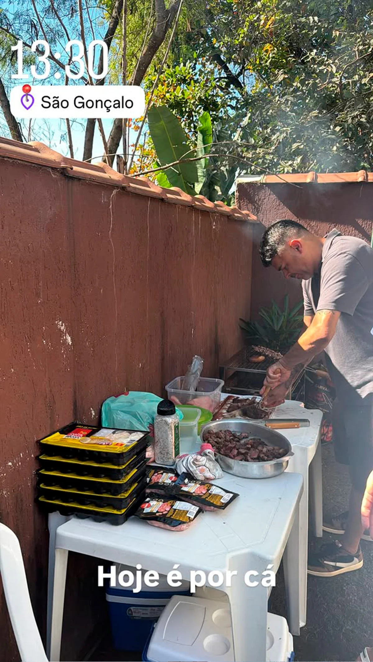 Virginia Fonseca mostra churrasco com família de Vini Jr. em São Gonçalo Virginia Fonseca mostra churrasco com família de Vini Jr. em São Gonçalo