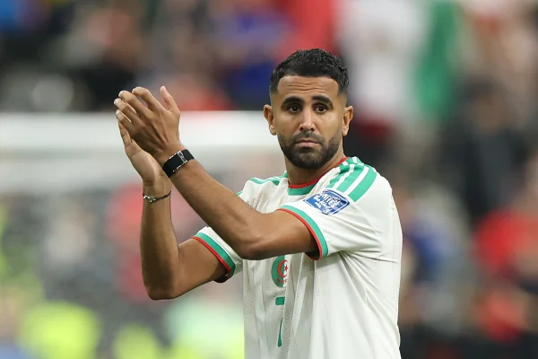 Mahrez anuncia aposentadoria da Argélia após eliminação na Copa