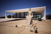 Fachada e arcos do STF
