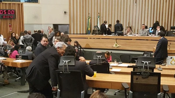 Distritais aprovam LDO e receita estimada para 2017 é de R$ 31,49 bi