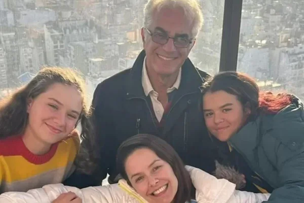 Foto colorida da família de Bianca Rinaldi - Metrópoles