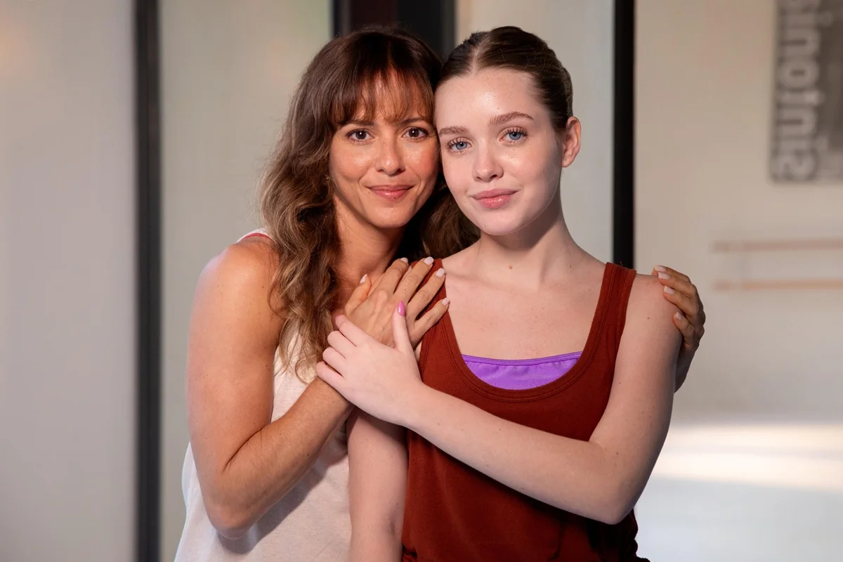 Sílvia (Fernanda de Freitas) e Hanna (Pietra Quintela) na novela Por Você Sílvia (Fernanda de Freitas) e Hanna (Pietra Quintela) na novela Por Você
