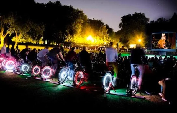 Detran traz a Brasília cinema movido à energia de pedal