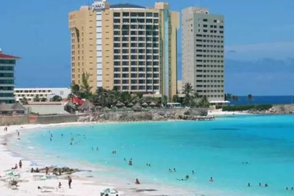 Site oferece salário semestral de R$ 160 mil para trabalhar em Cancún