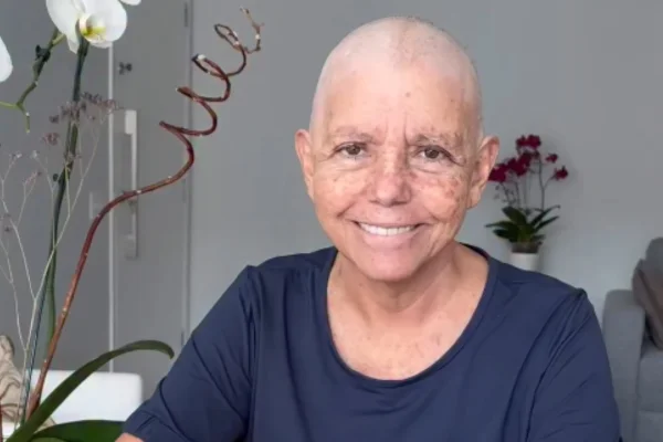 Foto colorida de deputada federal Roseana Sarney, que luta contra câncer
