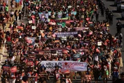 Indígenas de várias etnias participam da IV Marcha das Mulheres Indígenas. A manifestação segue pelo Eixo Monumental sentido Esplanada dos Ministérios. Indígenas de várias etnias participam da IV Marcha das Mulheres Indígenas. A manifestação segue pelo Eixo Monumental sentido Esplanada dos Ministérios.