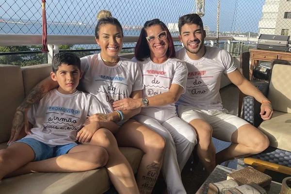 Influencer Thayse Teixeira anuncia gravidez: “Benção da cura”