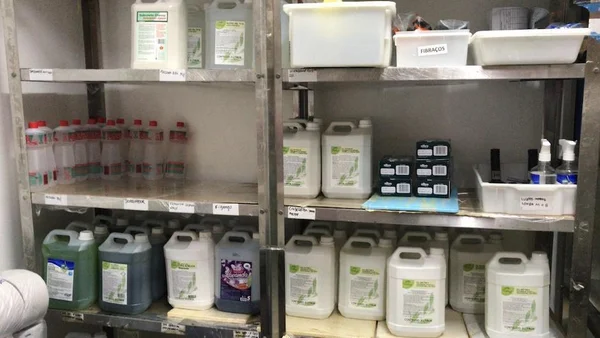 Produtos adulterados em fábrica clandestina no Rio