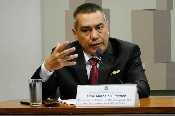 Procurador do MS defende intervenção militar e xinga Congresso: “Analfabetos”