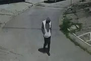Vizinho antes de chegar na casa da mulher