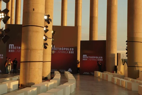 Metrópoles Catwalk: veja Letícia Gonzaga, Biruta e Tela Ambulante