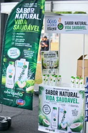 Stand da BSB Alimentos, com água de coco para hidratar os participantes Stand da BSB Alimentos, com água de coco para hidratar os participantes