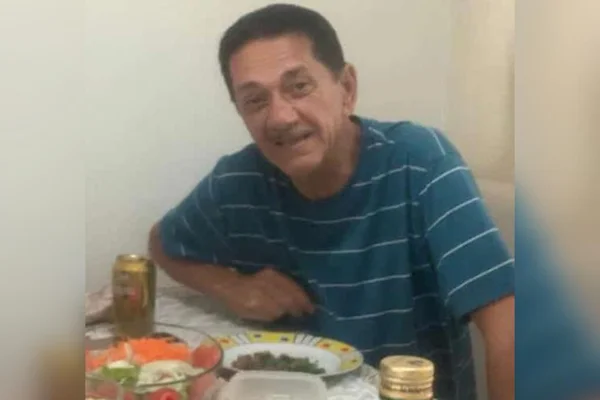 Homem idoso, magro e com cabelos escuros- Metrópoles