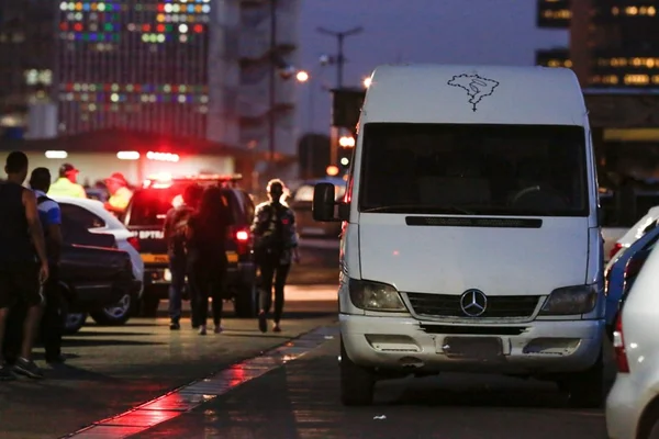 PMDF flagra 17 veículos irregulares em ação contra transporte pirata