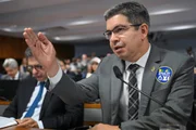 senador Randolfe Rodrigues (PT-AP) senador Randolfe Rodrigues (PT-AP)