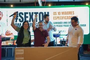 Convidados concorreram a mais de 100 prêmios, que iam de kits de pintura a smartphones e televisões de 65 polegadas
