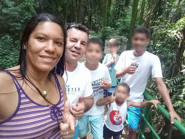 Criança de 11 anos mata padrasto para defender mãe e irmão