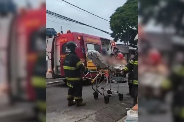 A mulher e as três filhas, incluindo um bebê, foram socorridas com queimaduras de 2º grau pelo corpo e foram internadas em estado grave - Metrópoles