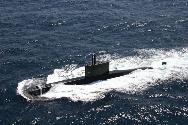 14 marinheiros morrem sufocados em incêndio em submarino na Rússia