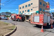 As chamas foram controladas e não houve feridos, apenas danos materiais As chamas foram controladas e não houve feridos, apenas danos materiais