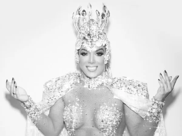 Morre a artista trans Hellen Marques aos 31 anos