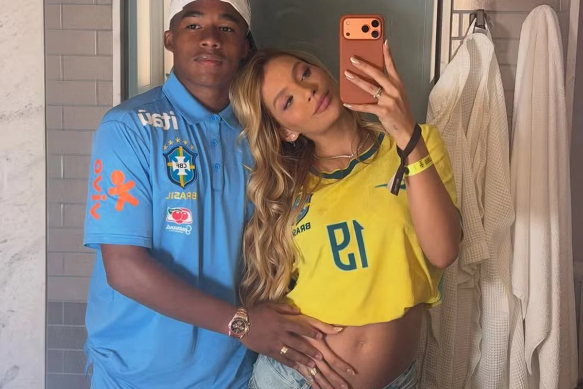 Endrick e a esposa, Gabriely Miranda, que está grávida do 1º filho do jogador Endrick e a esposa, Gabriely Miranda, que está grávida do 1º filho do jogador
