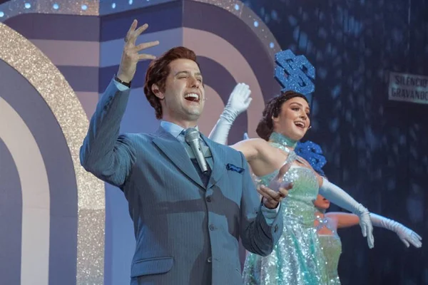 Imagem colorida da série Silvio Santos Vem Aí - Metrópoles