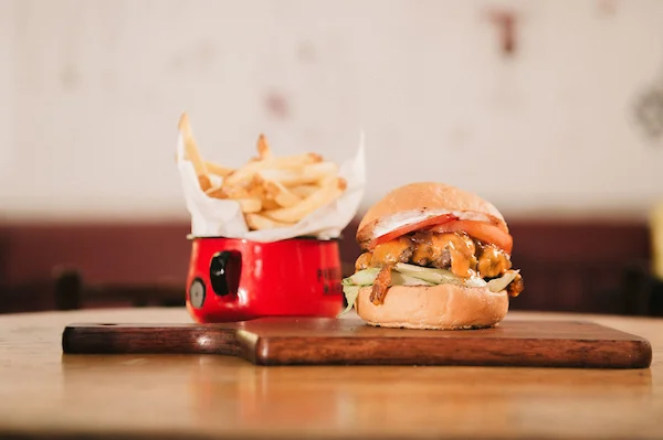 Na selva das hamburguerias, o Parrilla veio para ficar