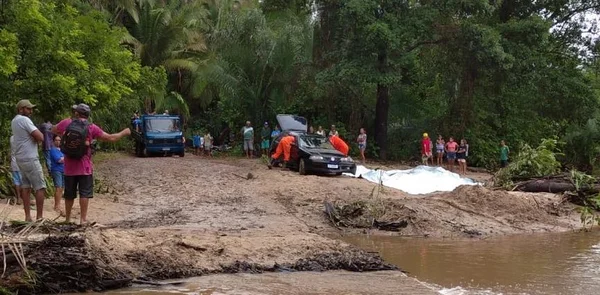 Acidente de carro deixa 5 mortos