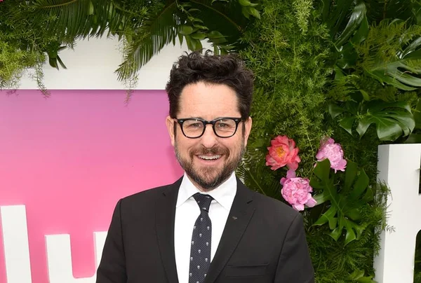 Roteiro do Episódio IX de Star Wars já está pronto, diz J J. Abrams