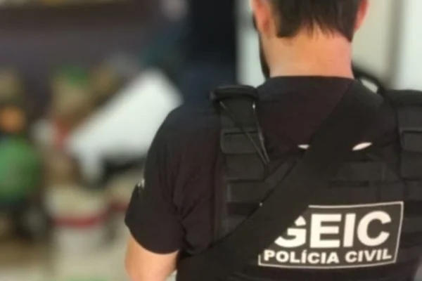 Policial - Metrópoles